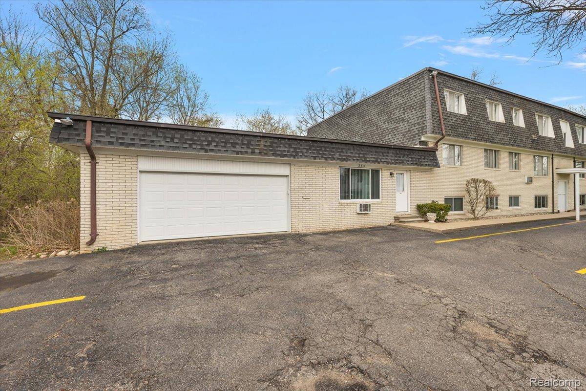 384 Drahner #C13, Oxford Charter Township, MI 48371