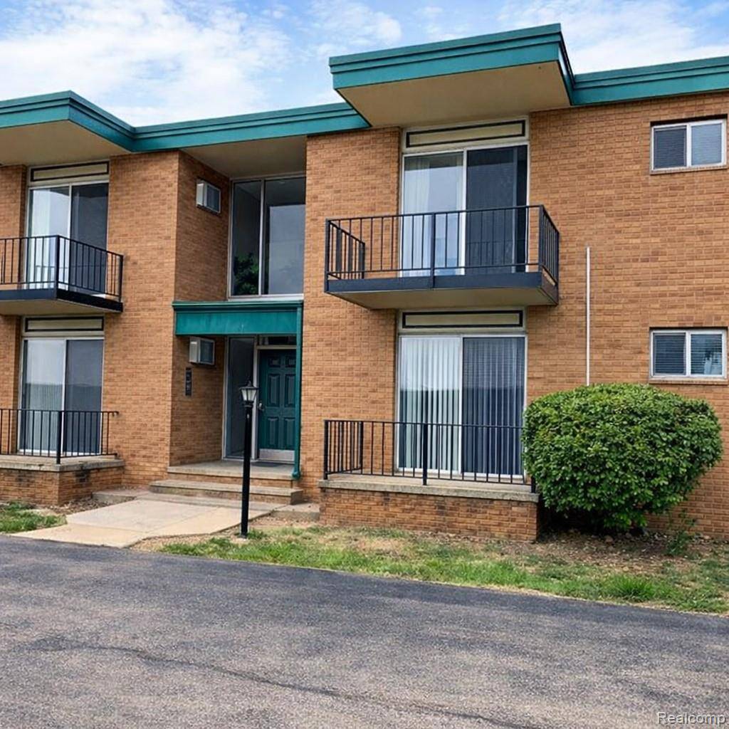 1954 Axtell DR #5, Troy, MI 48084