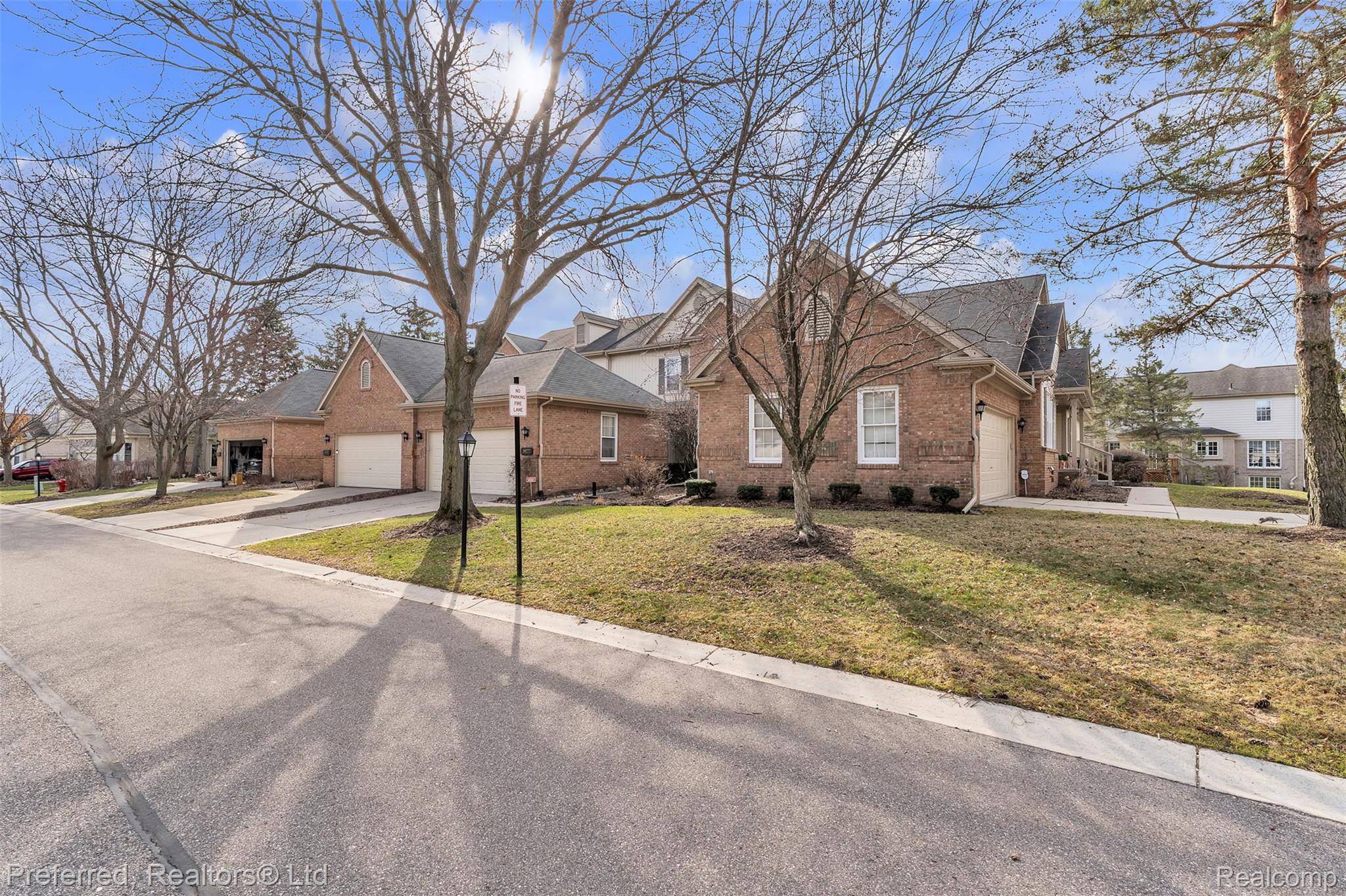 39797 Muirfield LN, Northville Township, MI 48168