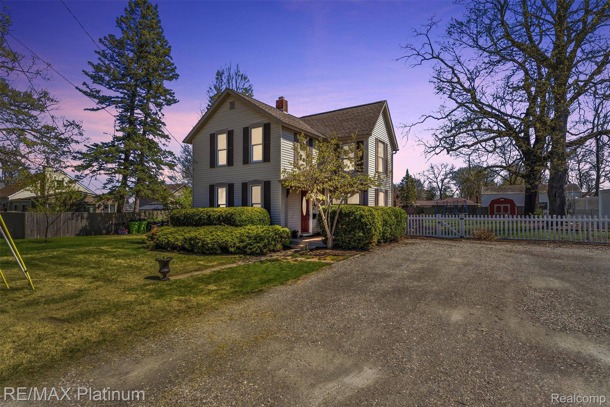 315 S West ST, Fenton, MI 48430