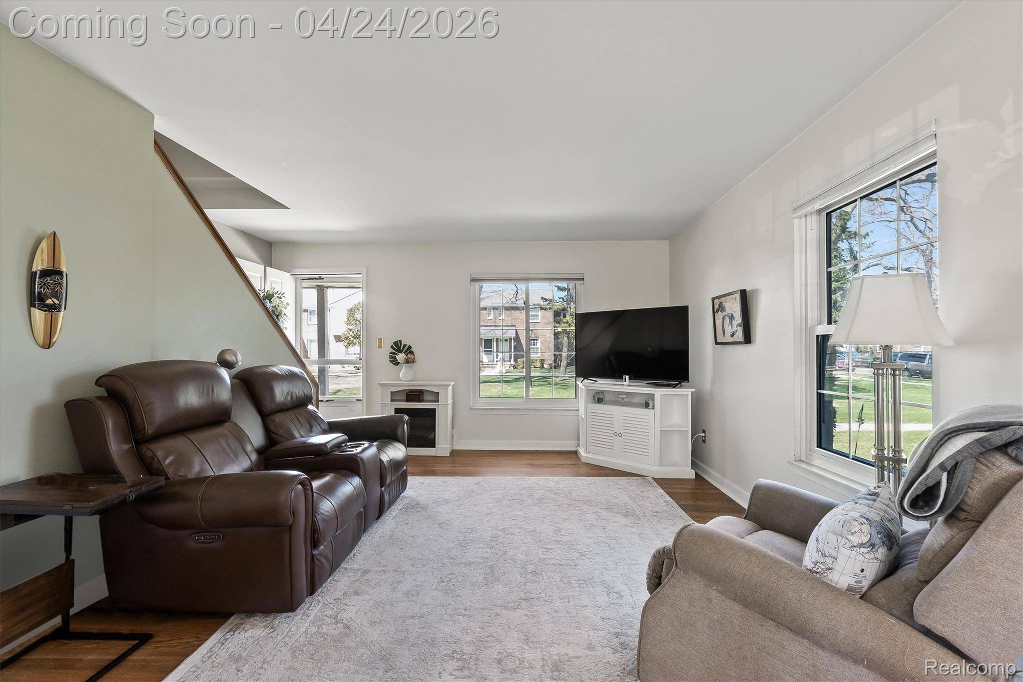 22923 Gary LN, St. Clair Shores, MI 48080