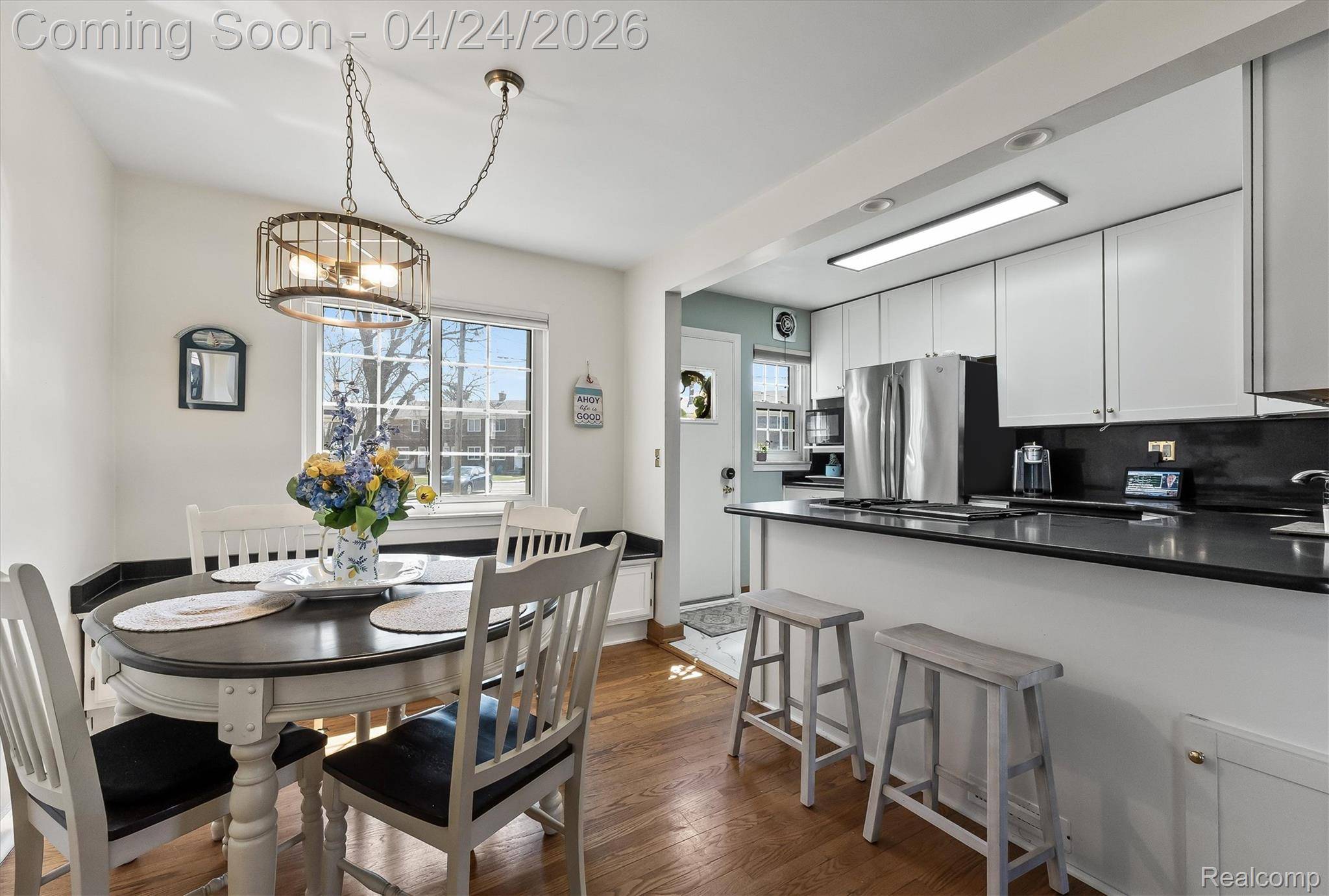 22923 Gary LN, St. Clair Shores, MI 48080