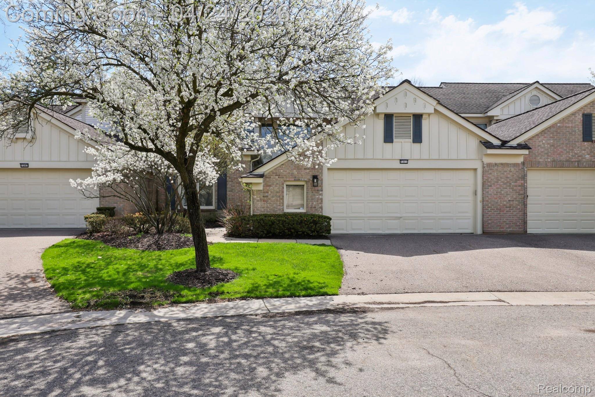 7311 Danbury DR, West Bloomfield Charter Township, MI 48322