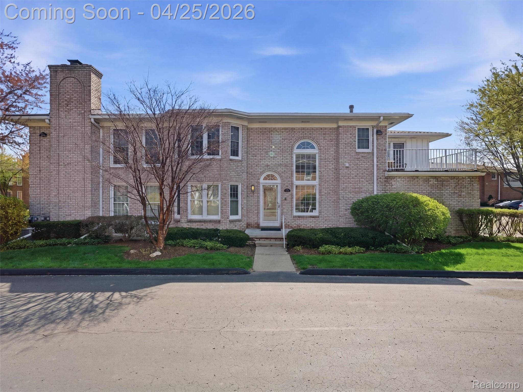 118 Windwood Pointe, St. Clair Shores, MI 48080