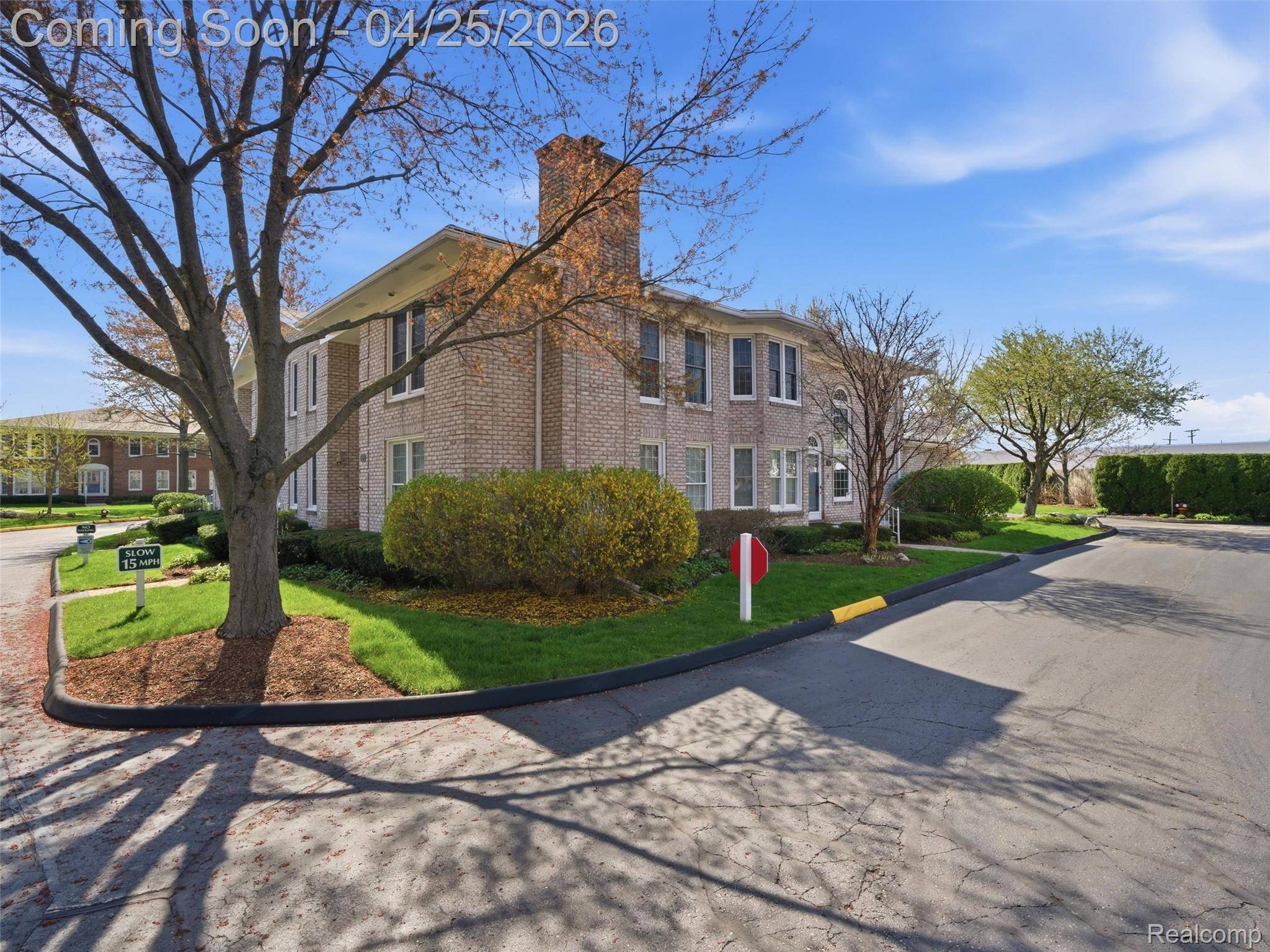 118 Windwood Pointe, St. Clair Shores, MI 48080
