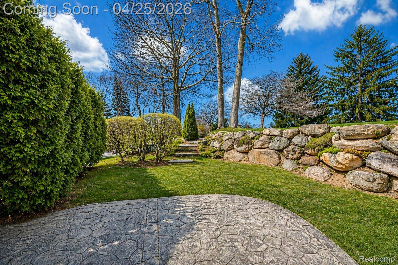 6608 Enclave DR, Independence Charter Township, MI 48348