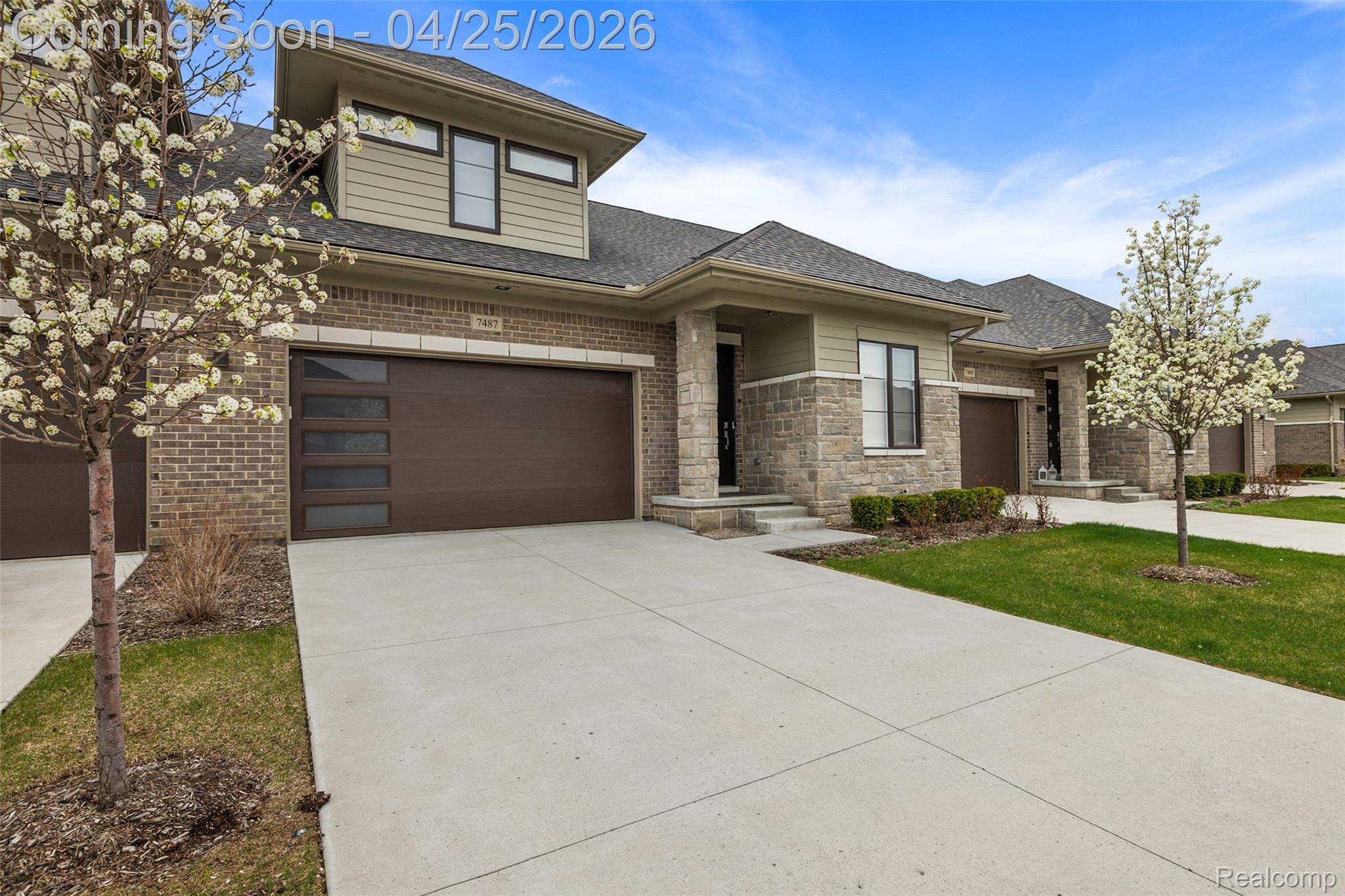 7487 Gramercy CIR, West Bloomfield Charter Township, MI 48322