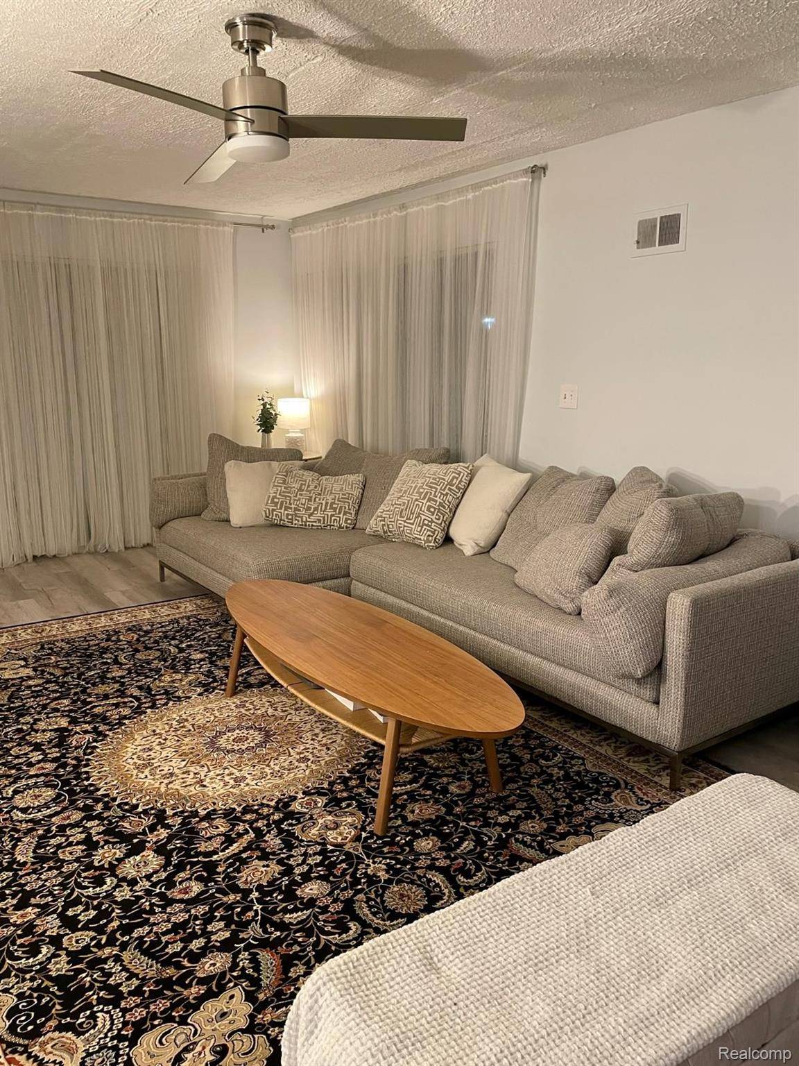 18344 UNIVERSITY PARK DR, Livonia, MI 48152