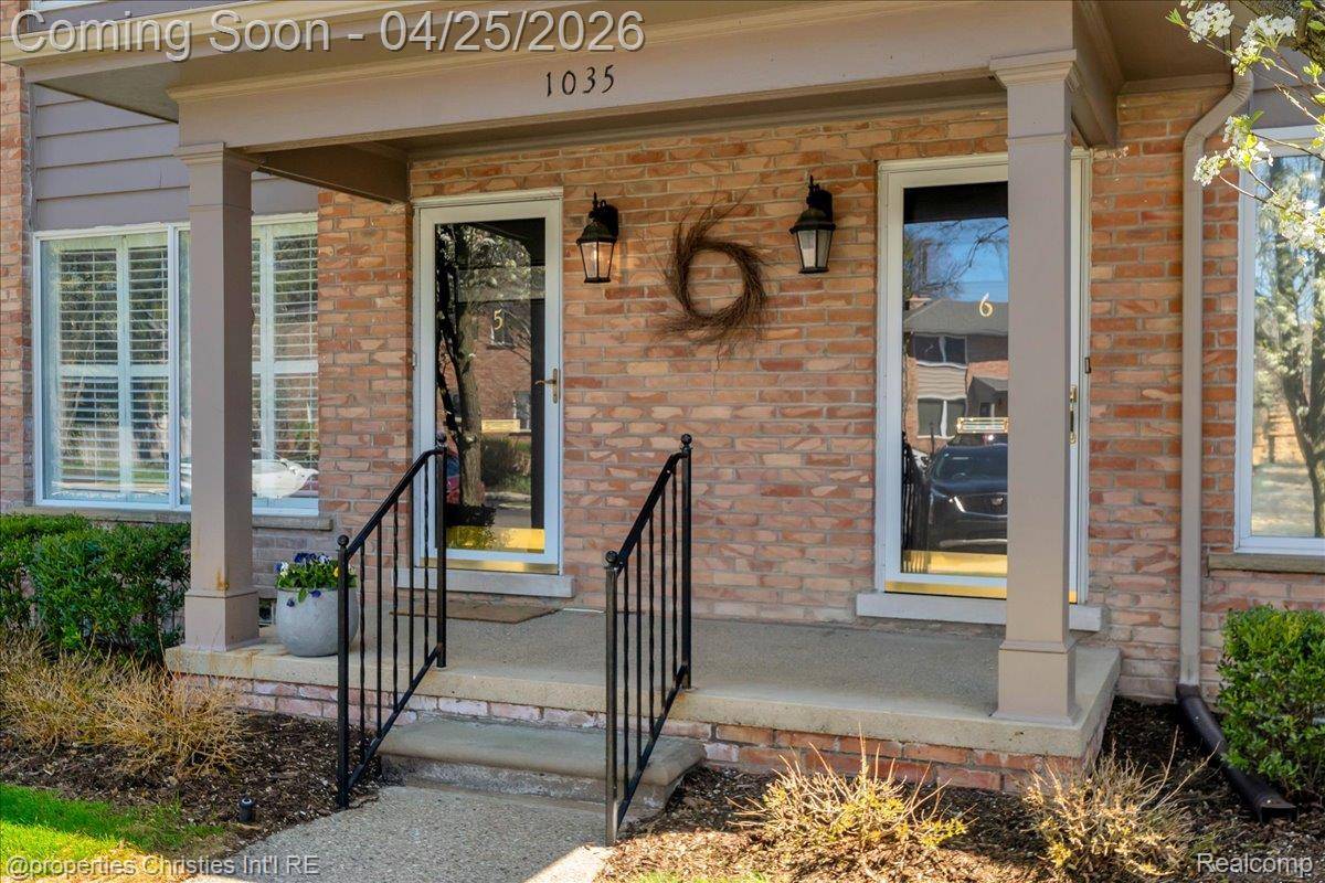 1035 N Old Woodward AVE, Birmingham, MI 48009