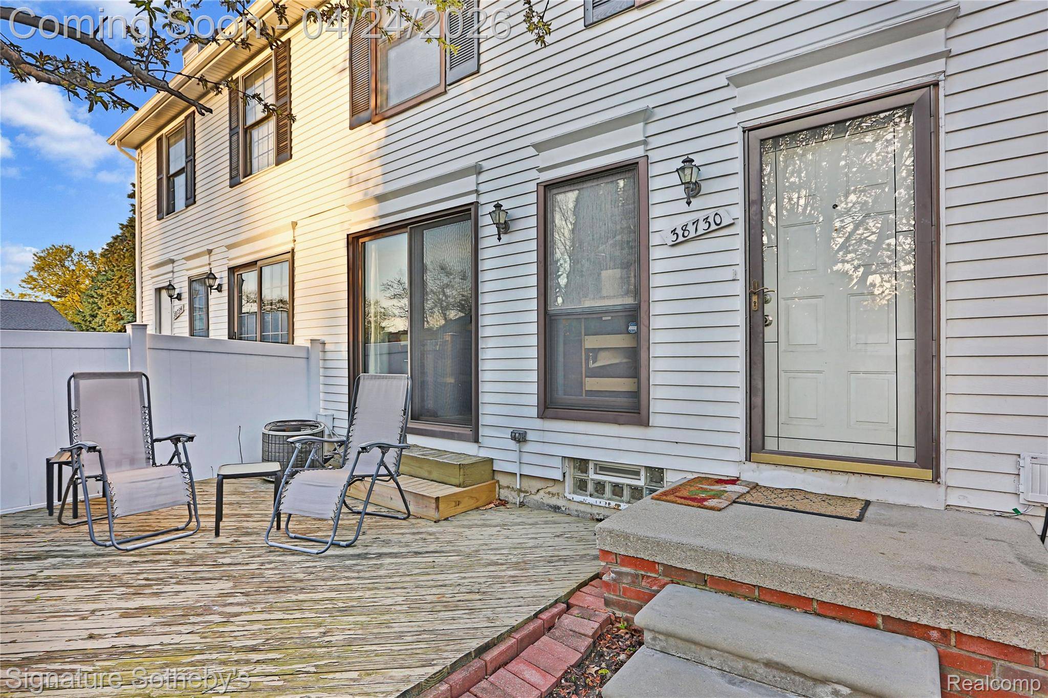 38730 Golfview DR E, Clinton Charter Township, MI 48038