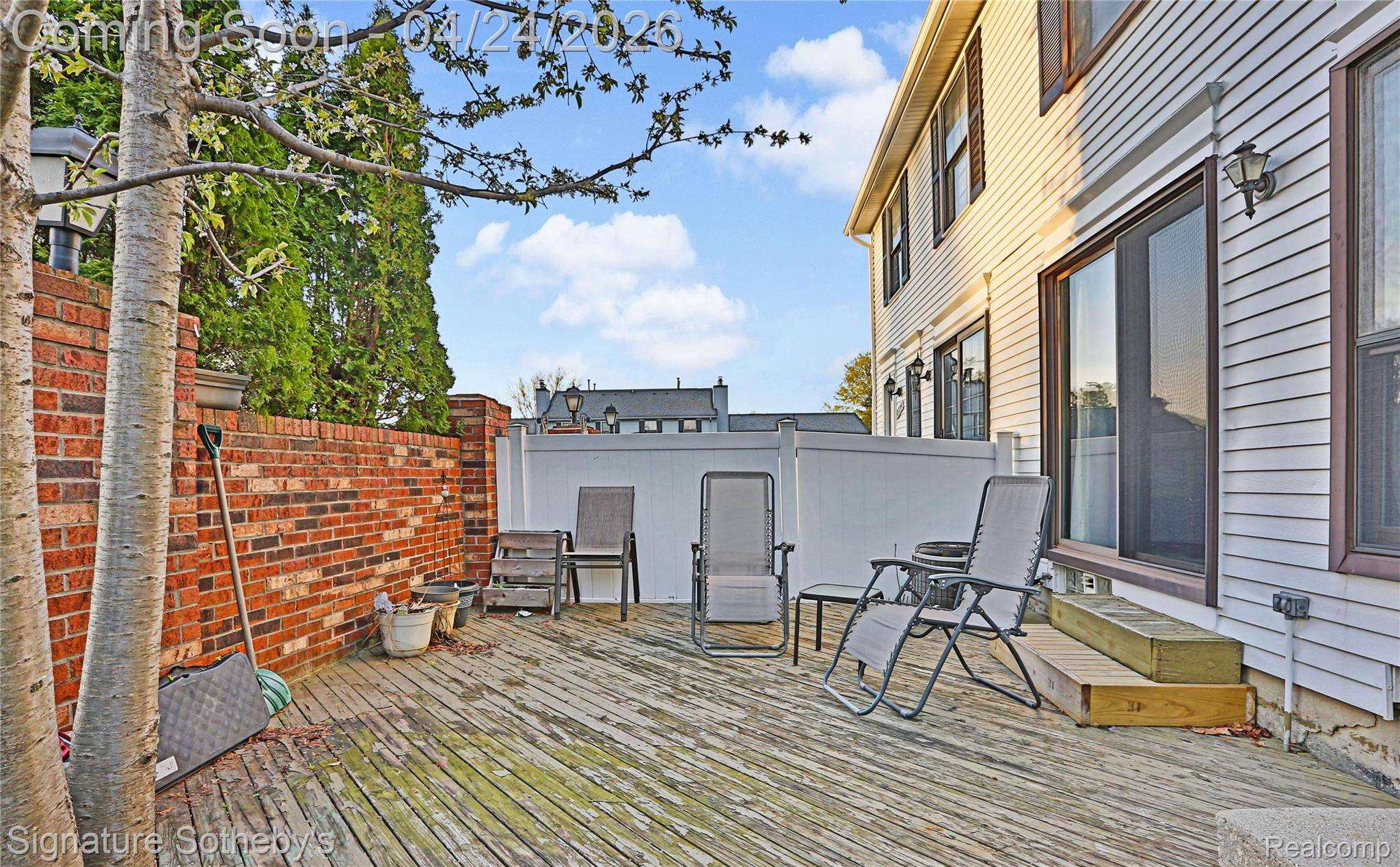 38730 Golfview DR E, Clinton Charter Township, MI 48038