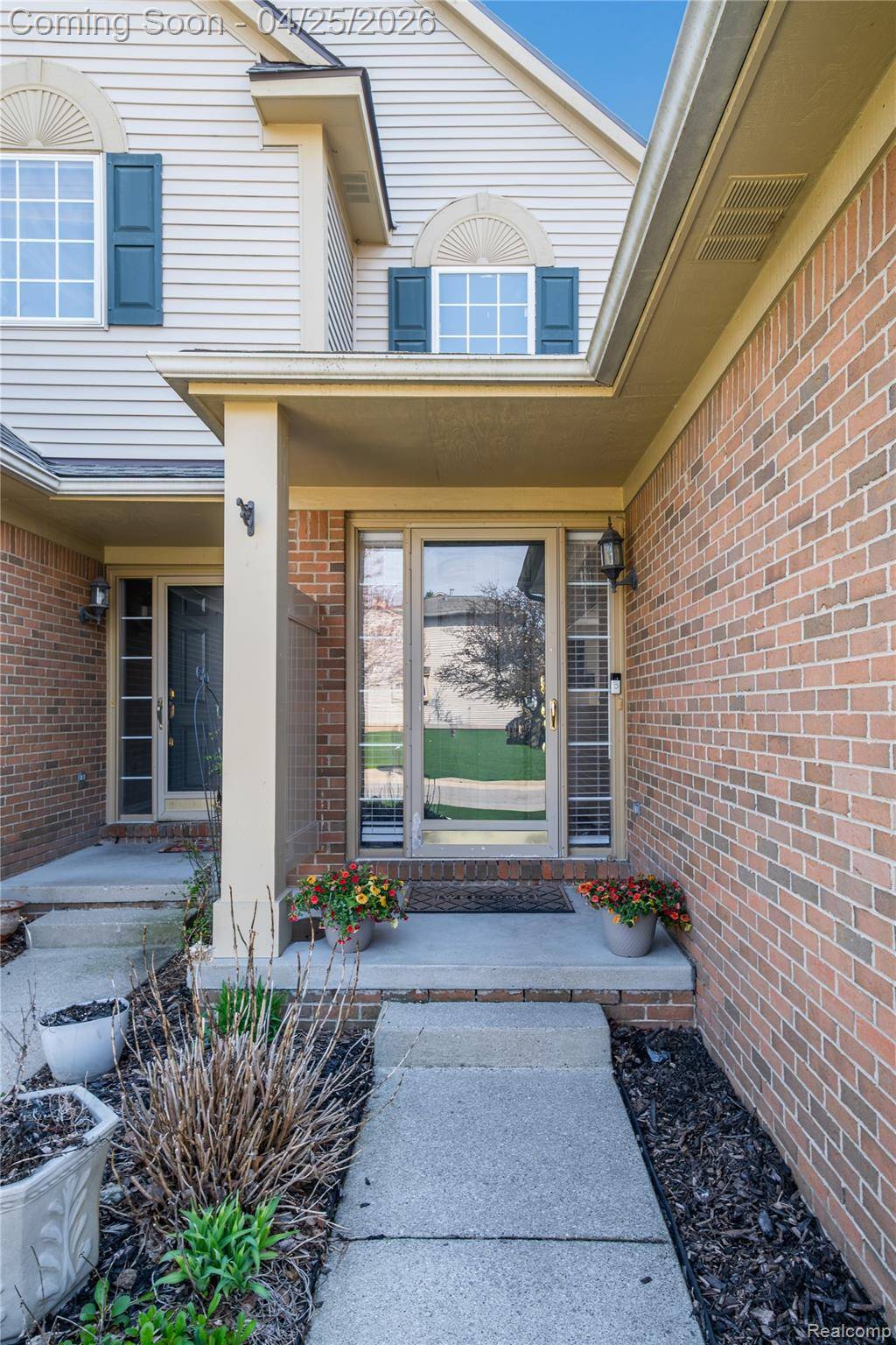 1375 Waverly DR, White Lake Charter Township, MI 48386