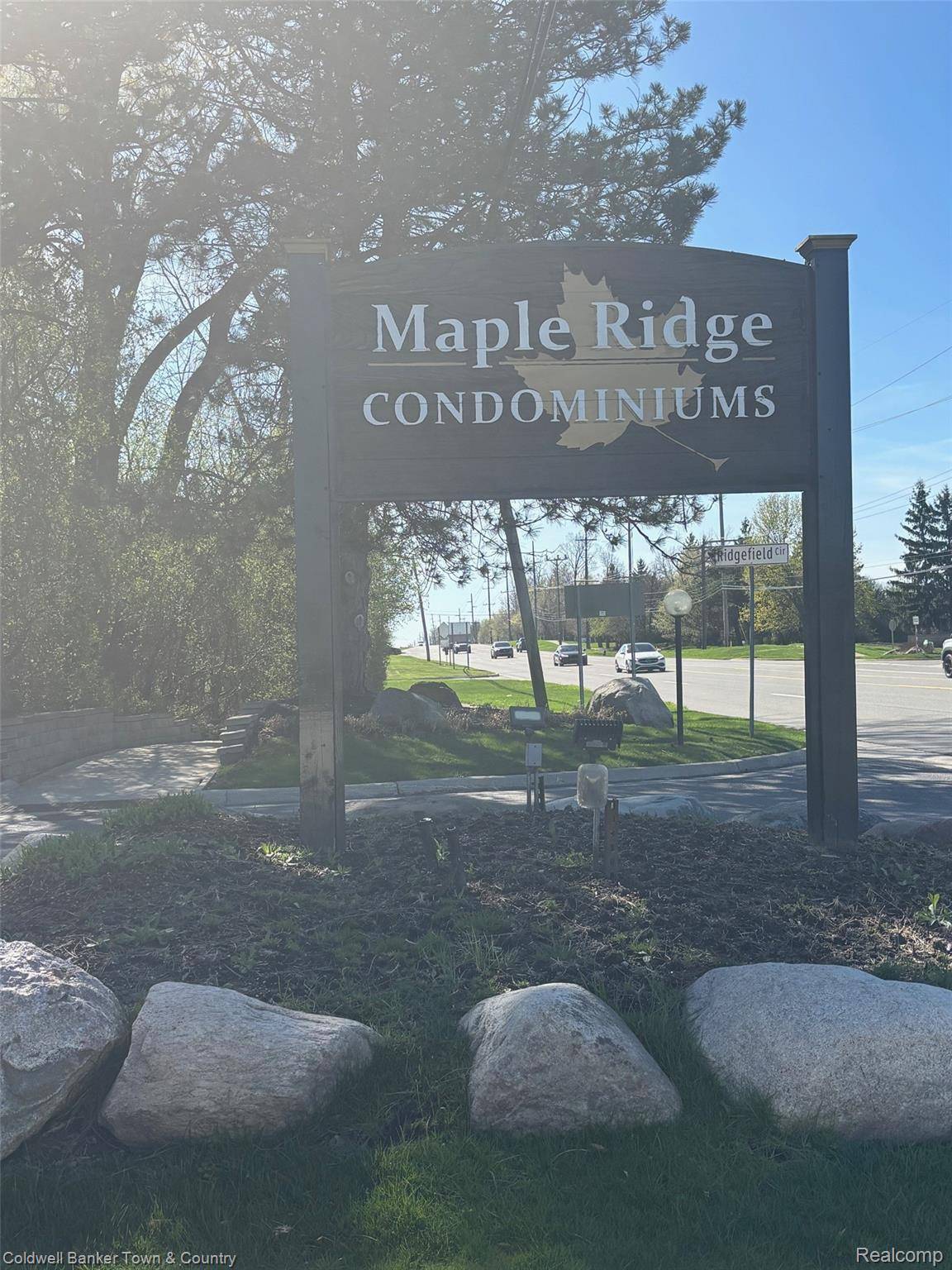 6689 Ridgefield CIR #201, West Bloomfield Charter Township, MI 48322