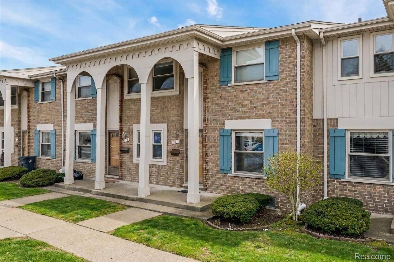 8114 Clay CT, Sterling Heights, MI 48313