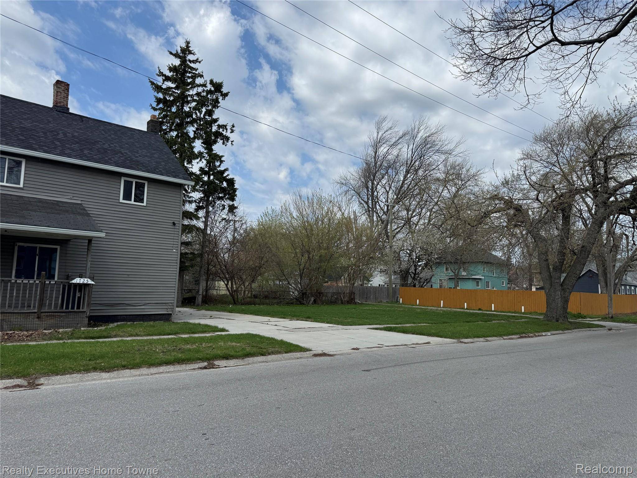 1725 11th ST, Port Huron, MI 48060