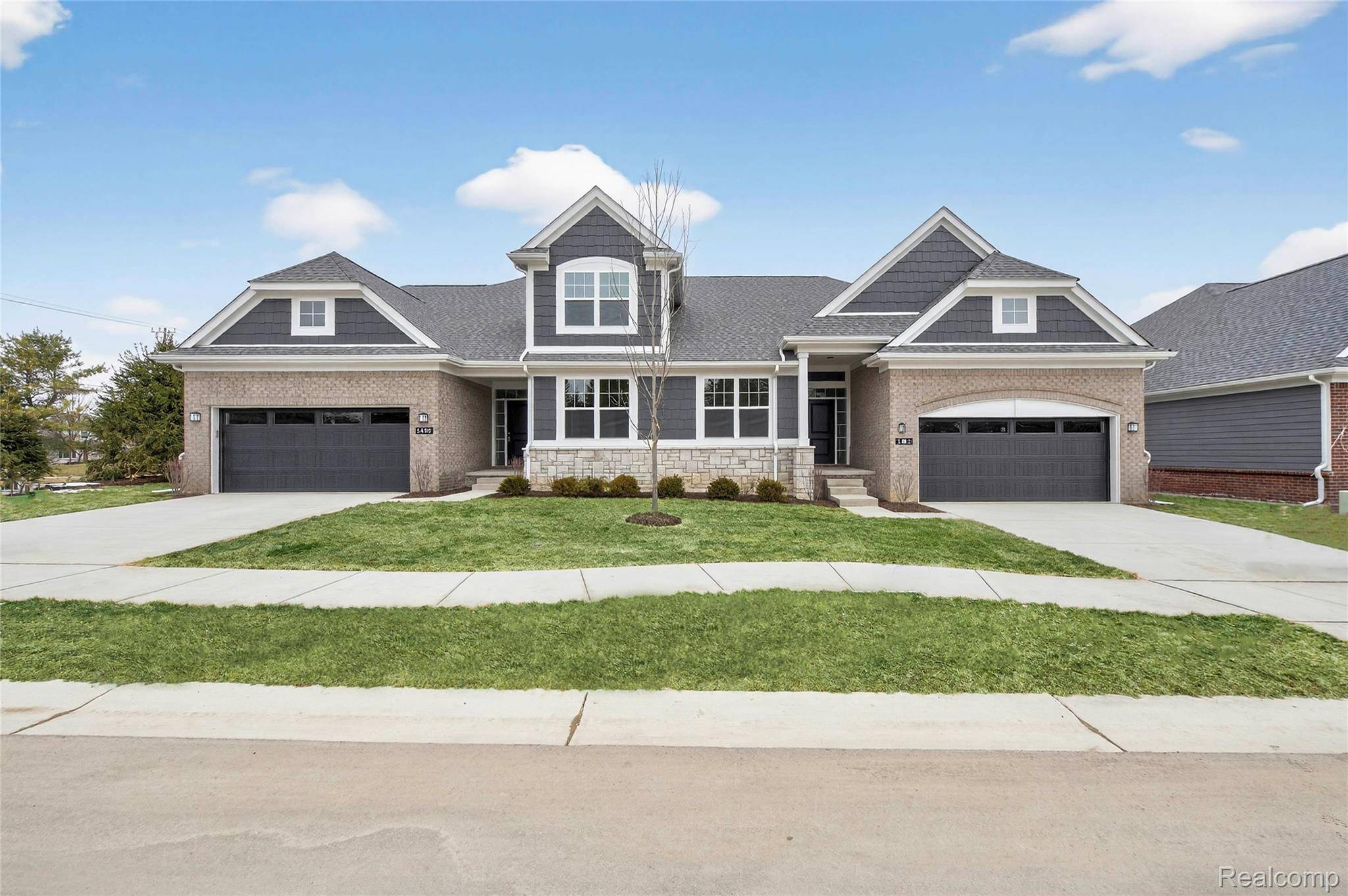 1490 Turner DR #2, Commerce Charter Township, MI 48390