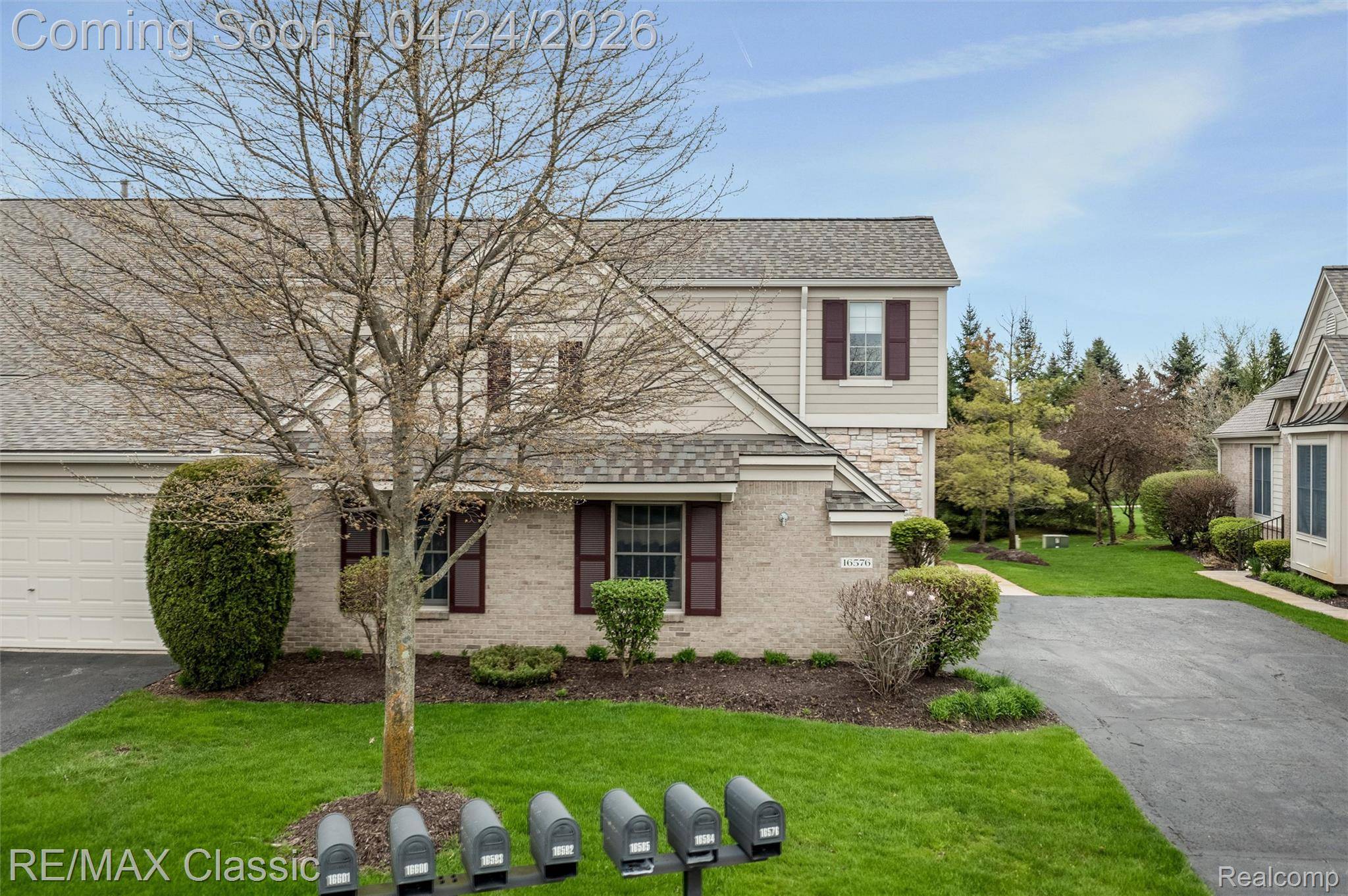 16576 Lyonhurst CIR, Northville Township, MI 48168