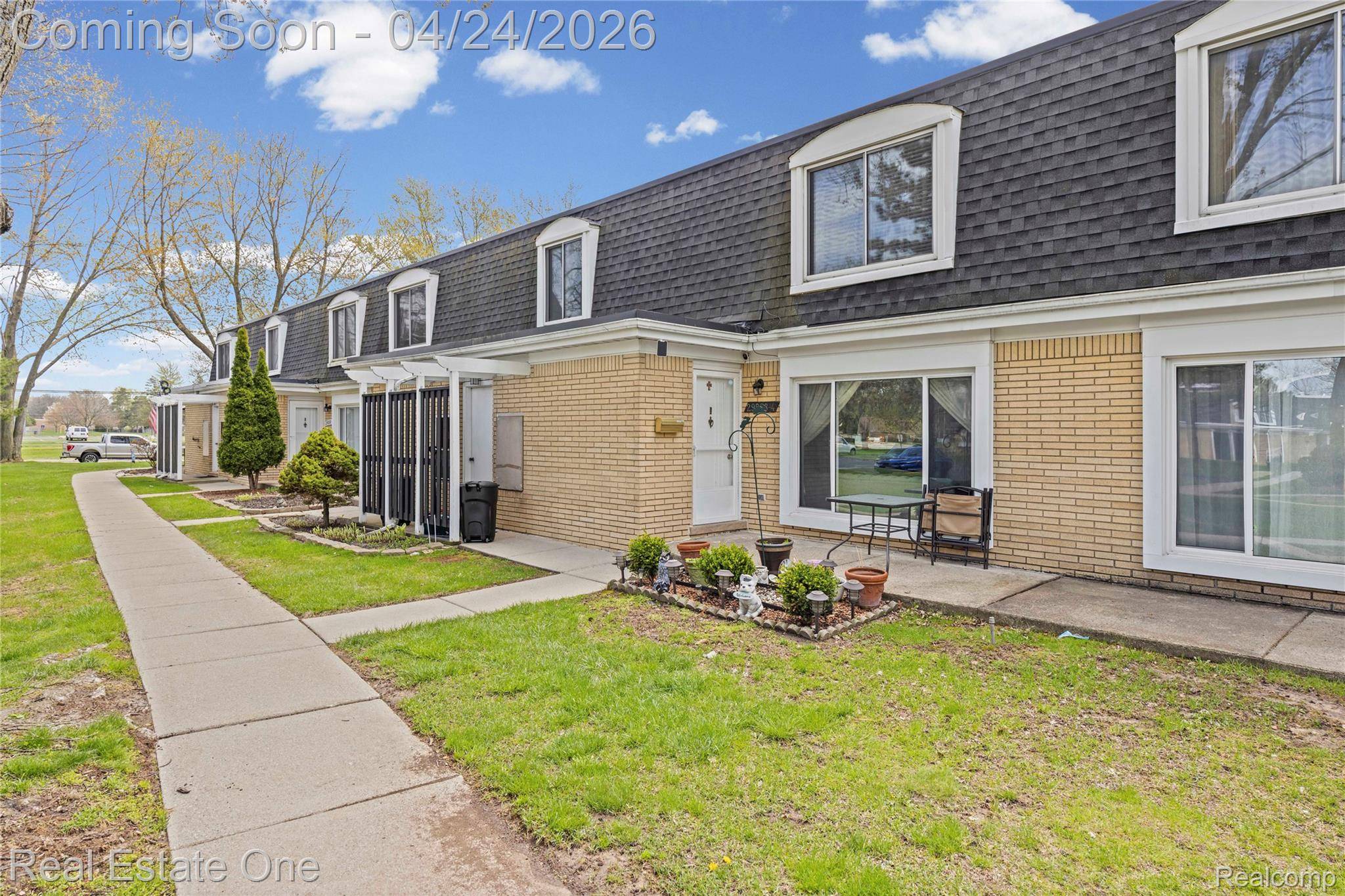 29888 City Center DR #4, Warren, MI 48093