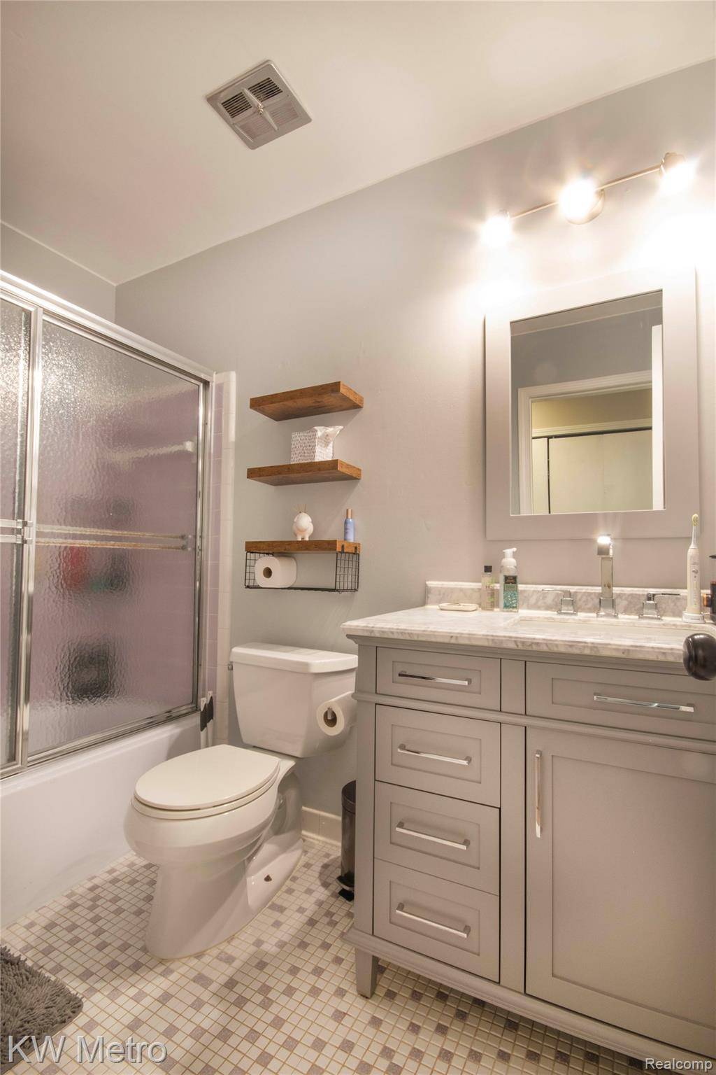 8401 18 Mile RD #253, Sterling Heights, MI 48313