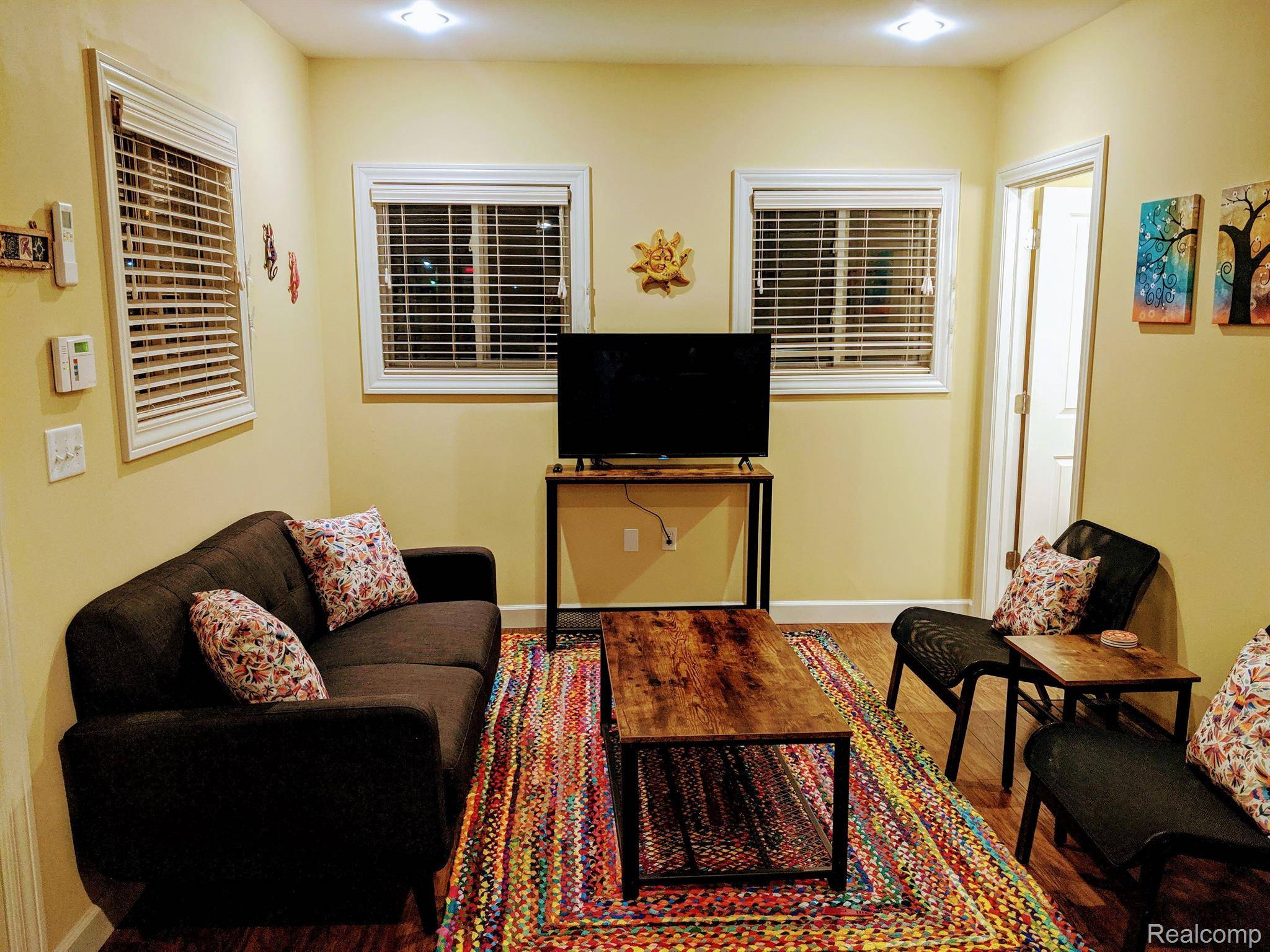 89 E EDSEL FORD FWY #8, Detroit, MI 48202