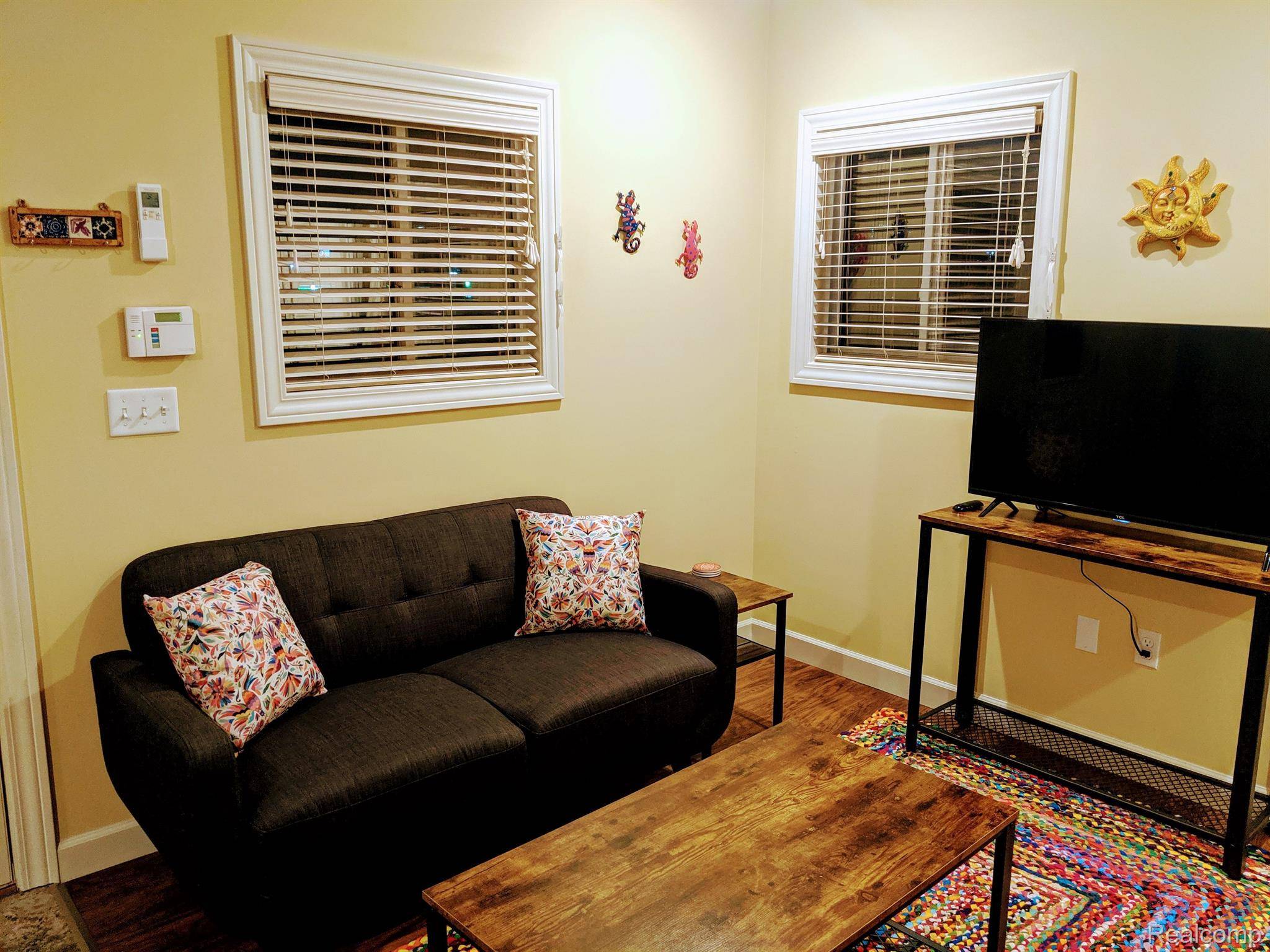 89 E EDSEL FORD FWY #8, Detroitcity_wayne, MI 48202