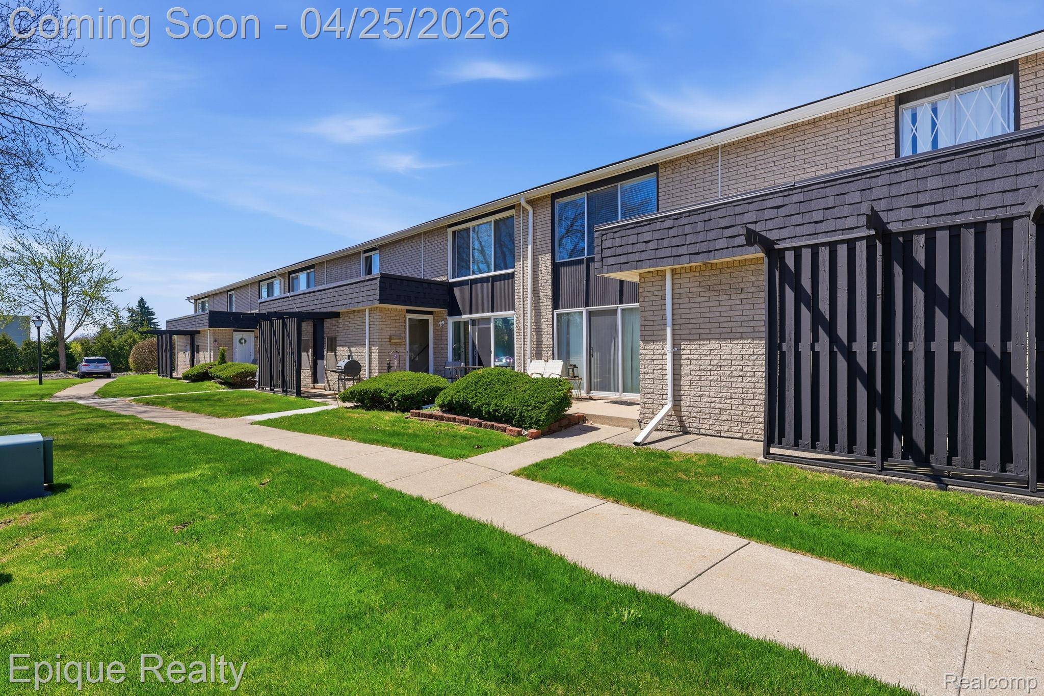 8727 Kennedy CIR #4, Warren, MI 48093