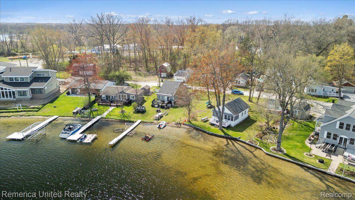 9623 Winston Road, Dexter Township, MI 48169