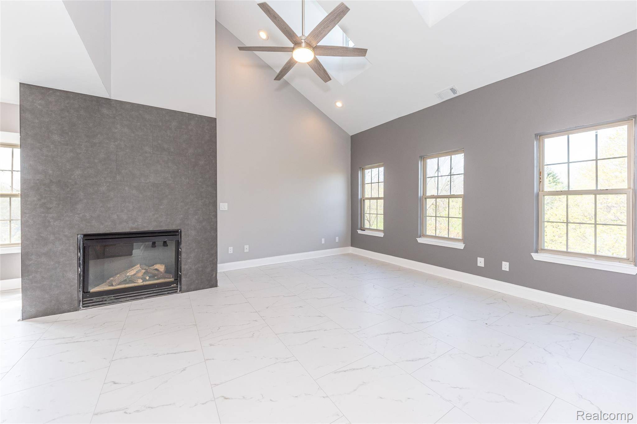 29242 W Glen Oaks, Farmington Hills, MI 48334