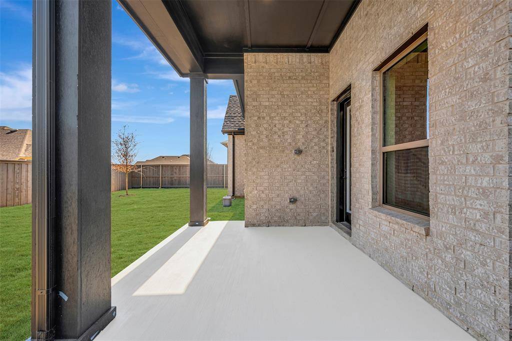 3752 Bermuda Grass Way, Grand Prairie, TX 76084