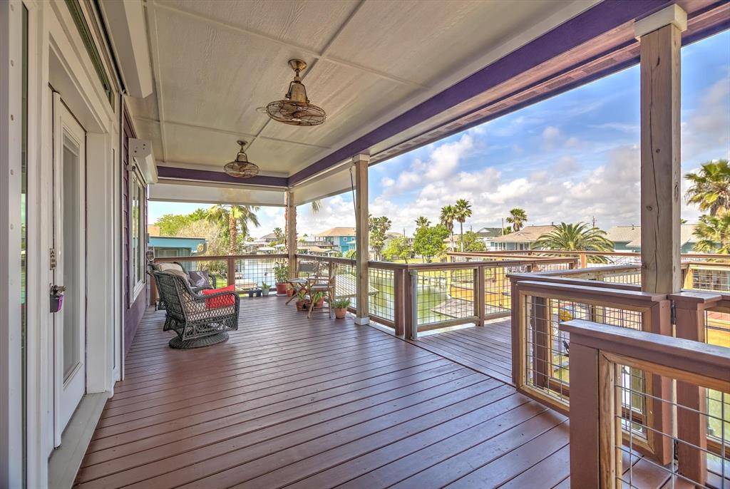 604 Warsaw Street, Bayou Vista, TX 77563