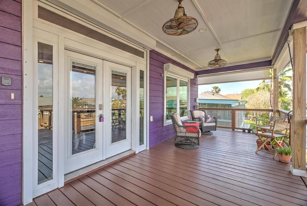 604 Warsaw Street, Bayou Vista, TX 77563