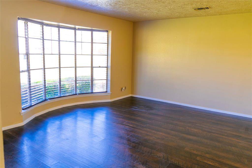 65 W Townhouse Lane #17, Grand Prairie, TX 75052