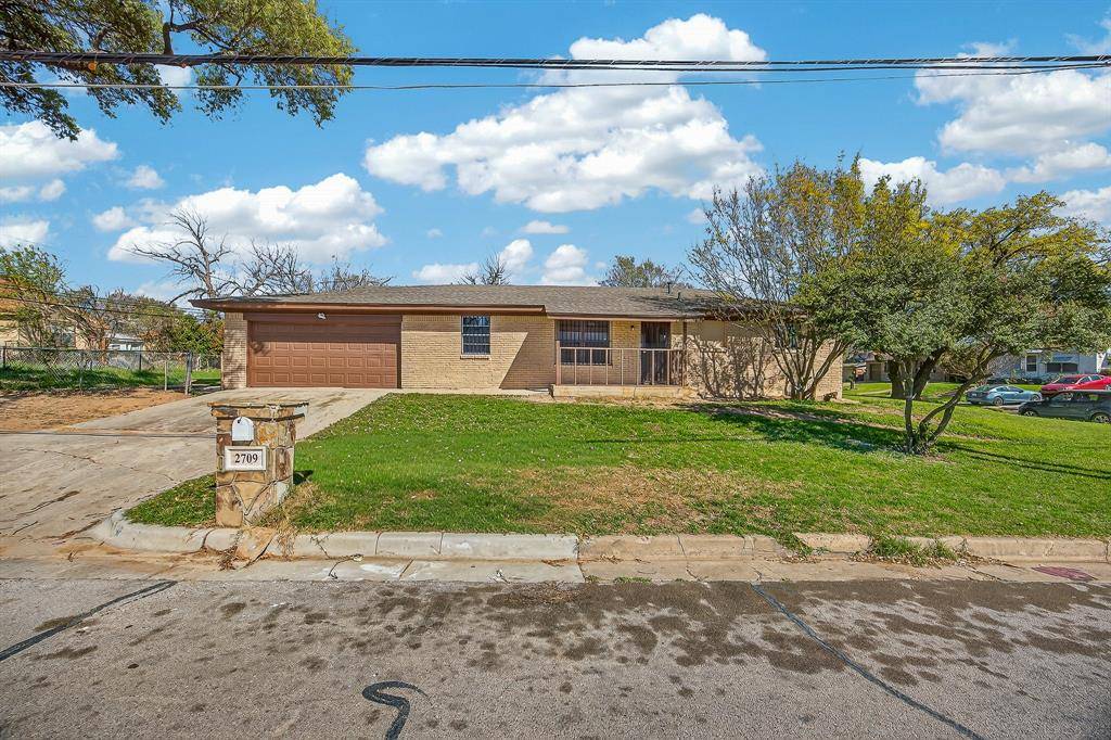 2709 New York Avenue, Fort Worth, TX 76104
