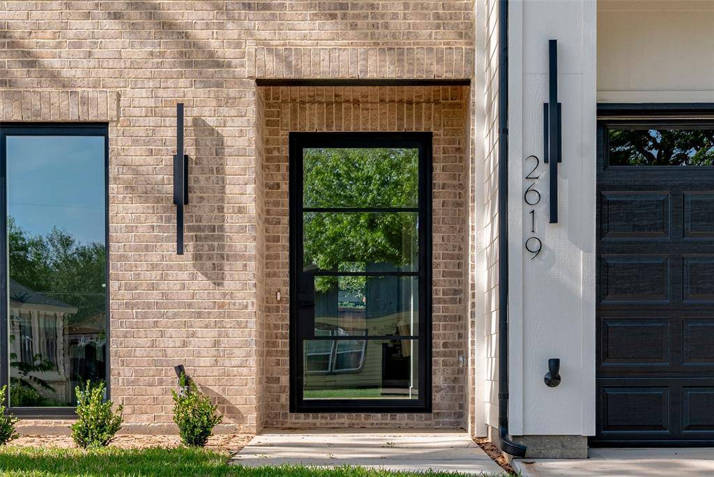 2619 Emmett Street, Dallas, TX 75211