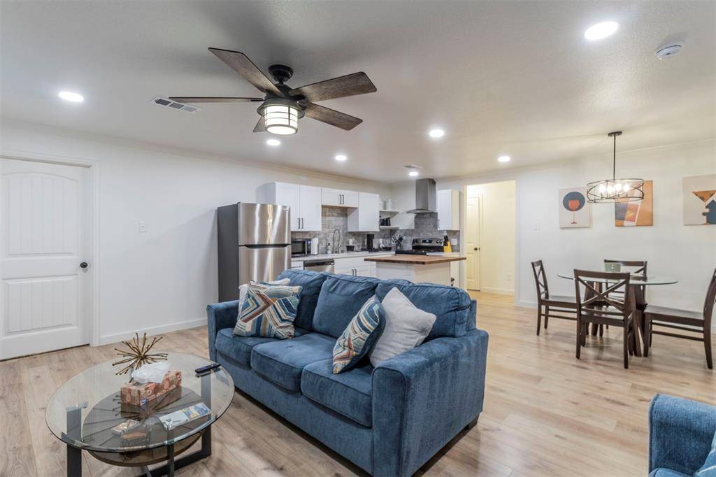 921 S Waverly Drive, Dallas, TX 75208