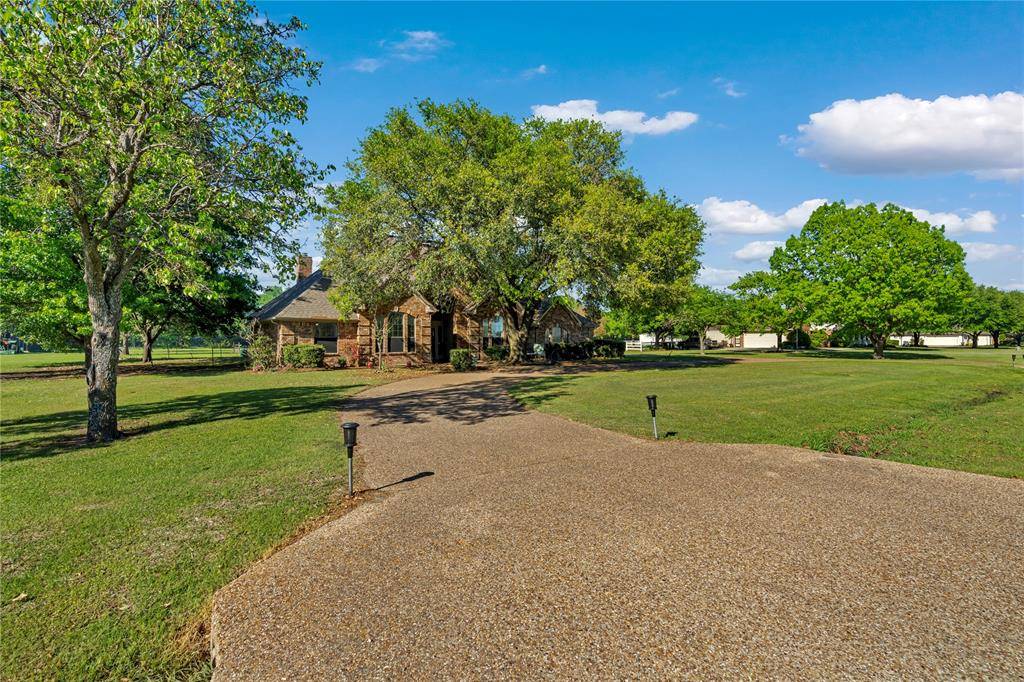 7247 Somerset Lane, Aubrey, TX 76227