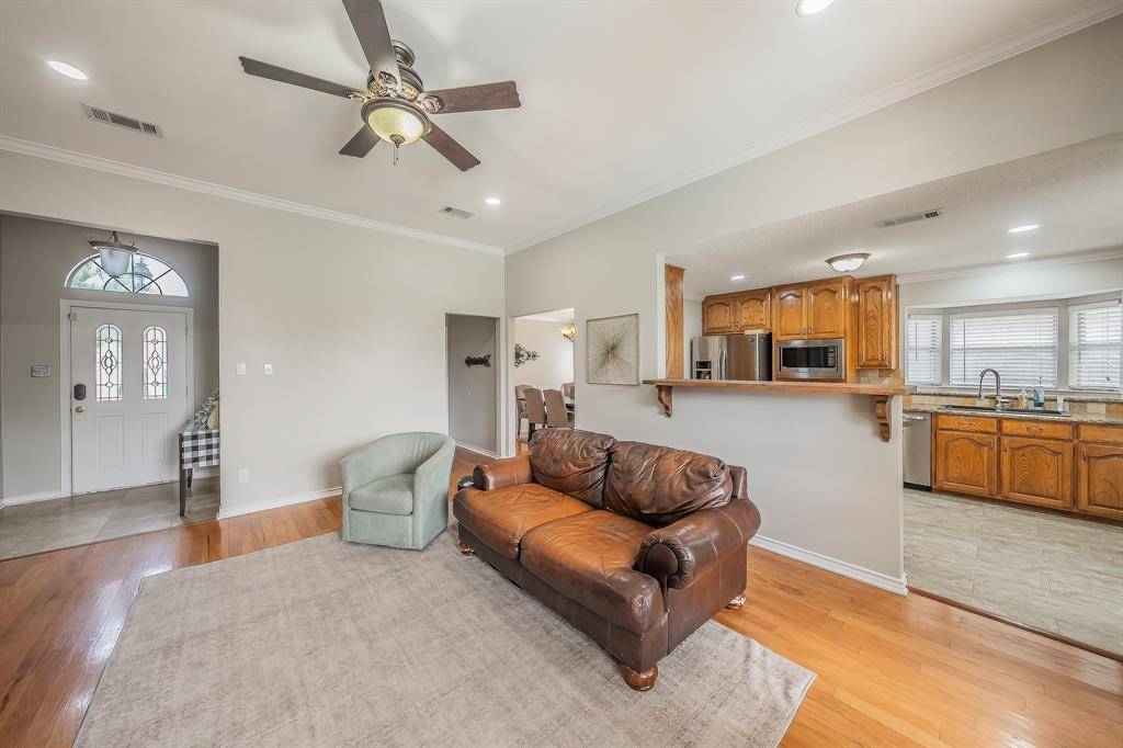 2720 Cedar Springs Court, Bedford, TX 76021