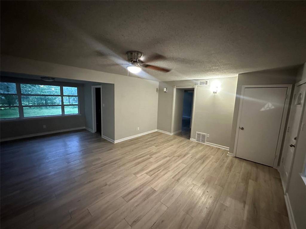 2908 Binyon Street, Fort Worth, TX 76133