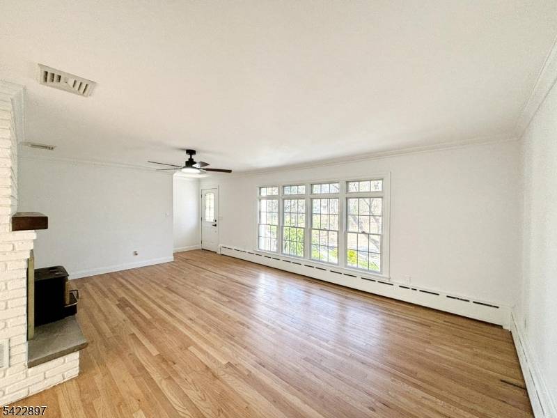 4 Baker Rd, Vernon Twp., NJ 07461