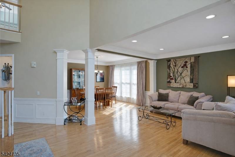 7 Hager St, East Brunswick Twp., NJ 08816