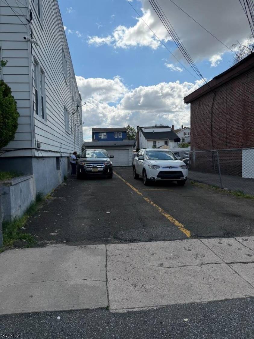 447-449 E 27Th St, Paterson City, NJ 07514