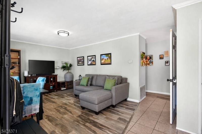 43 Buttonwood Dr, Sayreville Boro, NJ 08859