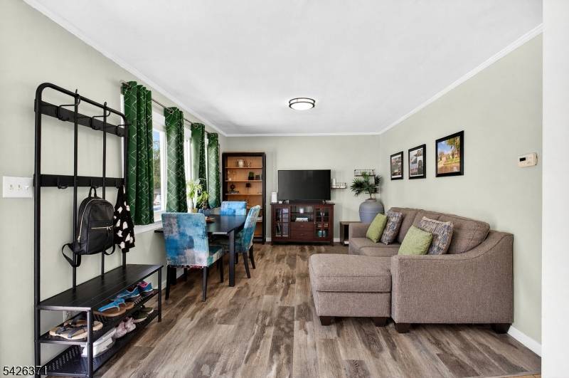 43 Buttonwood Dr, Sayreville Boro, NJ 08859