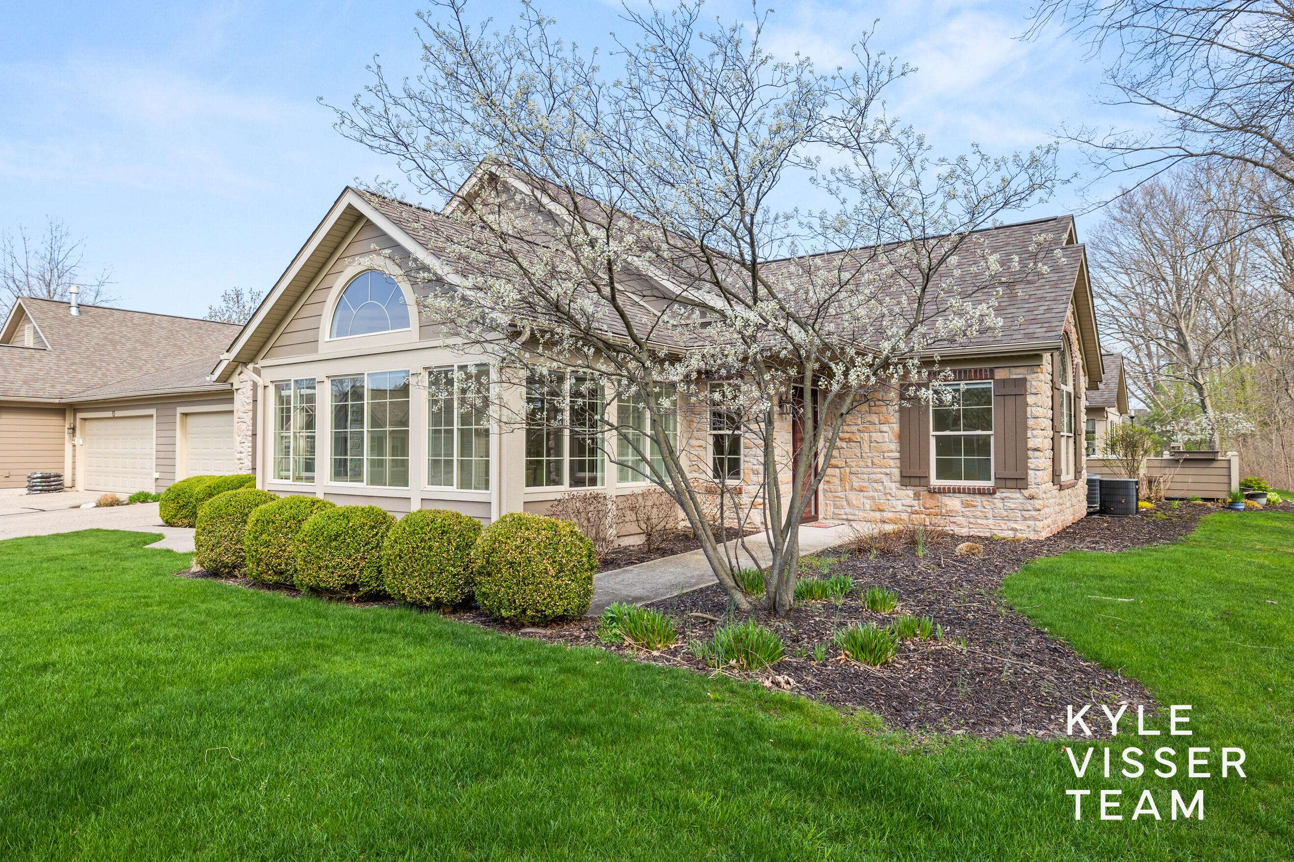 920 Bridge Crest DR SE, Ada Twp, MI 49301