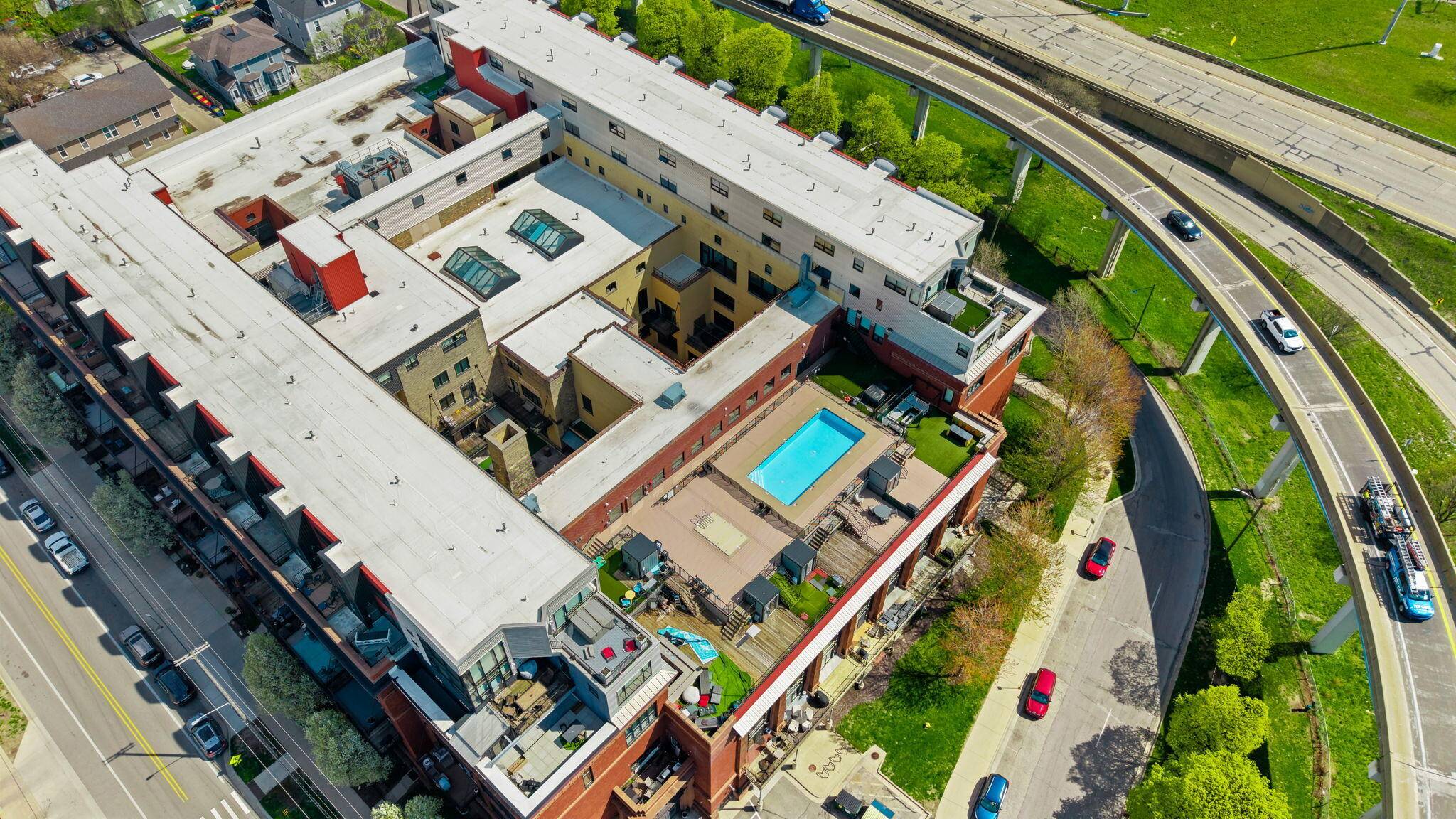 600 Broadway AVE NW #203, City Of Grand Rapids, MI 49504