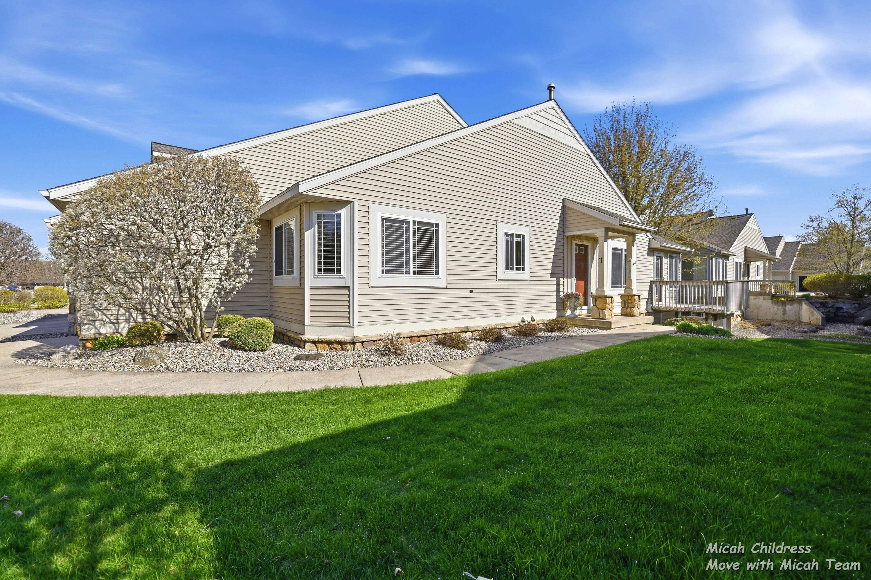 2936 Pebblestone DR, Georgetown Twp, MI 49426