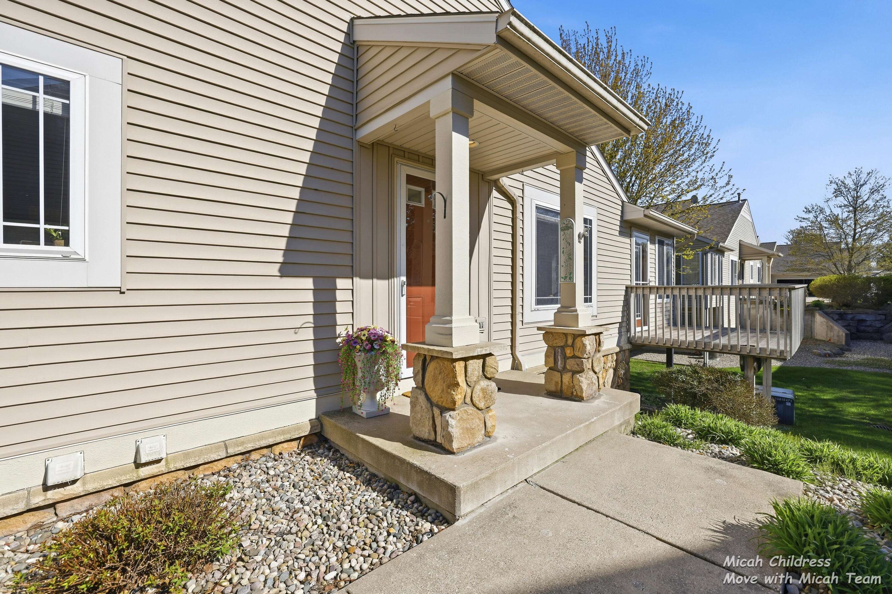 2936 Pebblestone DR, Georgetown Twp, MI 49426