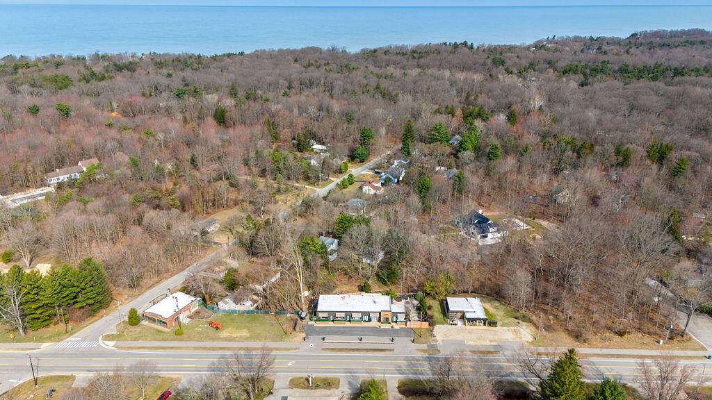 13662 Red Arrow HWY, Chikaming Twp, MI 49115