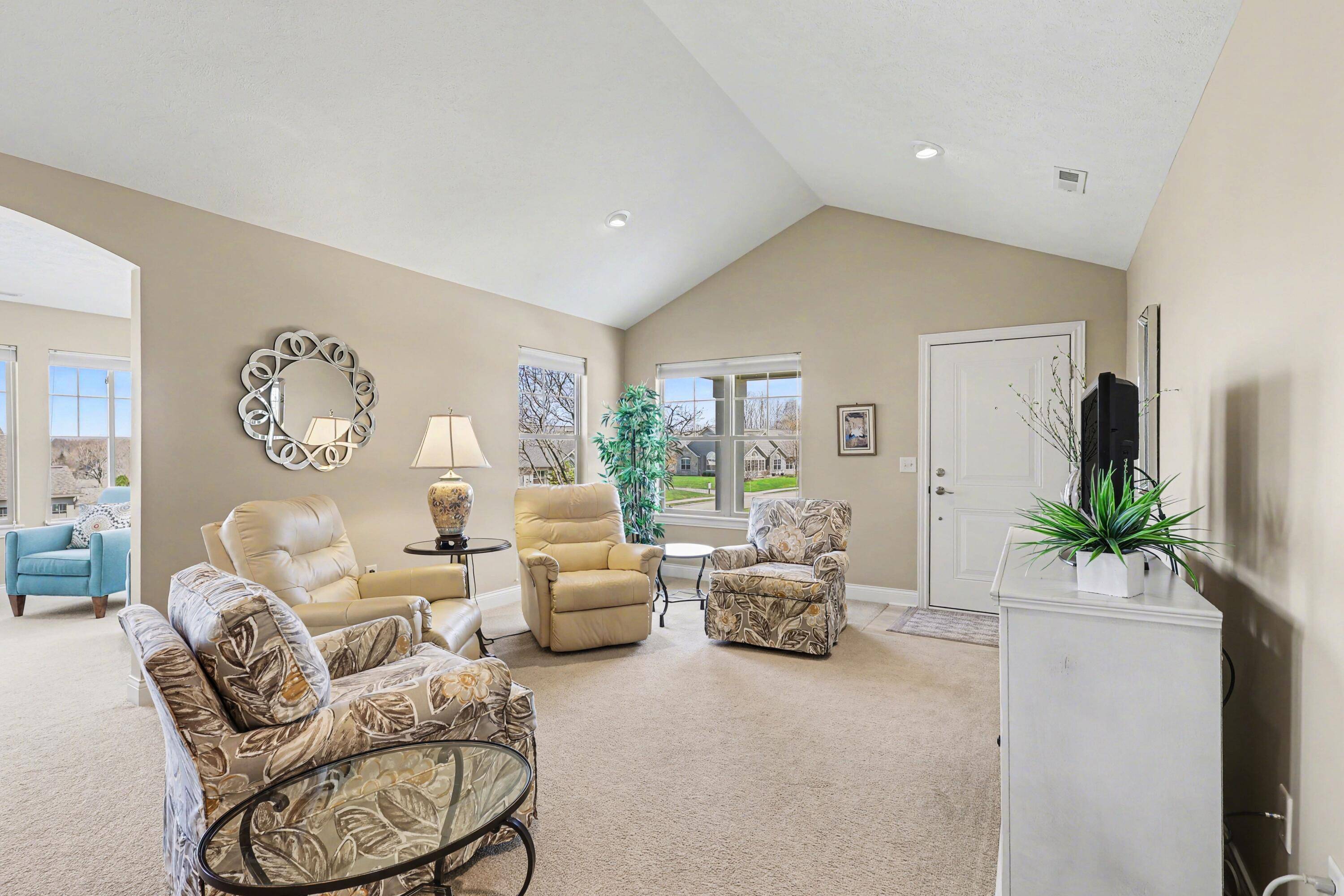 1229 Waterwalk DR, Holland City, MI 49423