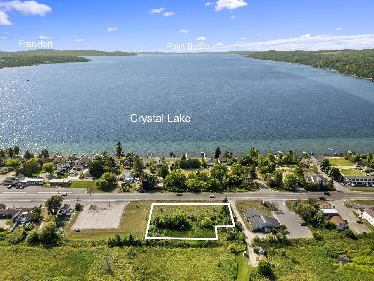 415 Michigan AVE, Benzonia Twp, MI 49617